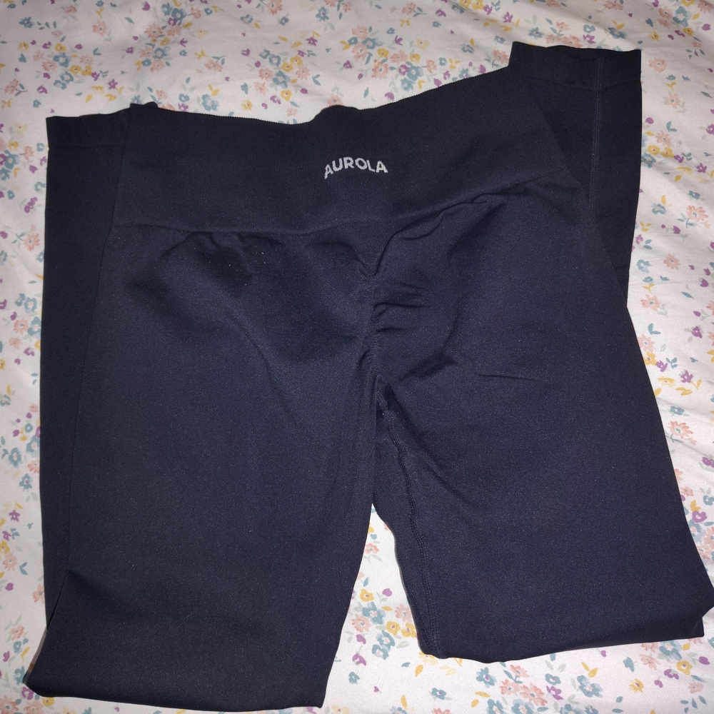 Black Booty Scrunch Leggings